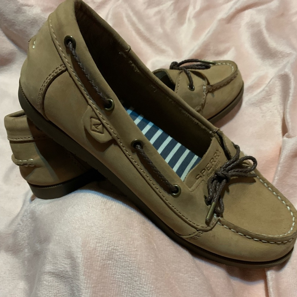 US Size 5M - UK 4. Sperry’s